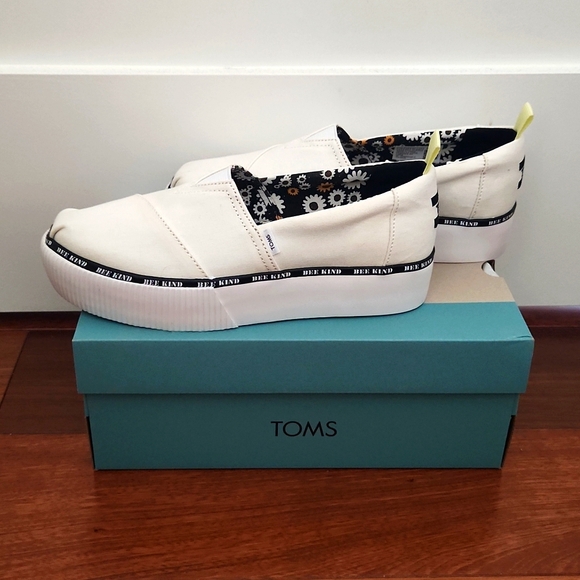 NWT TOMS White Alpargata Boardwalk White Canvas platform espadrilles. Size 6.5. - Picture 2 of 7
